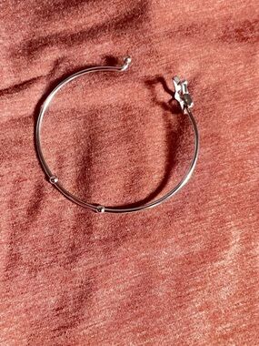 Silver-Tone Minimalist star Accent Bangle Bracelet
